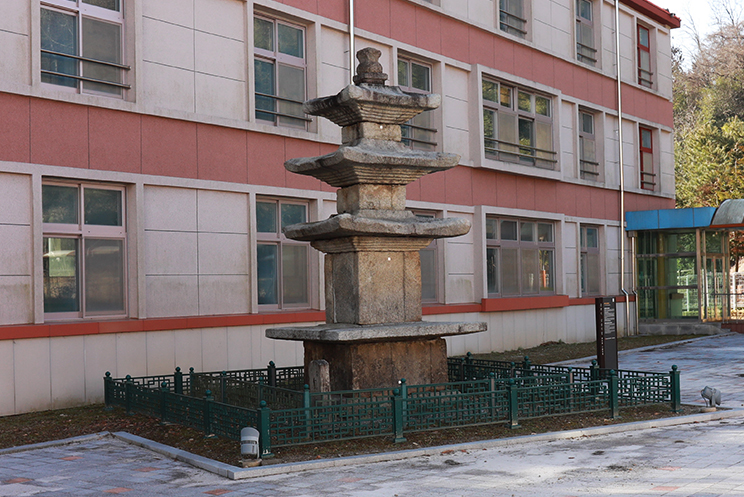 淳化里三层石塔（有形文化财26号）