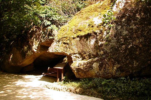 거라시바위(걸인)