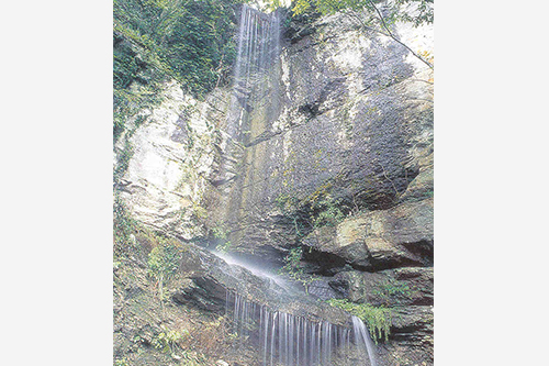 약수폭포